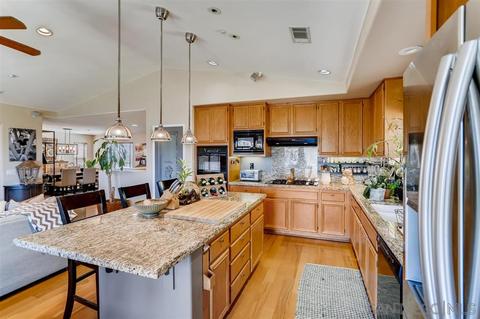 10051 Destiny Mountain Ct, Spring Valley, CA 91978 photo 5
