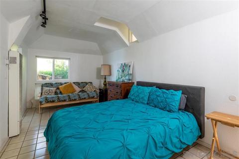 2031 S Pacific St, Oceanside, CA 92054 photo 9