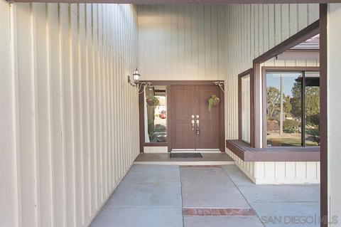 1539 Mission Meadows Dr, Oceanside, CA 92057 photo 2