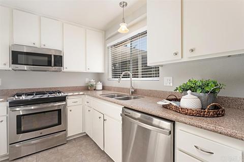 1367 Temple Heights Dr, Oceanside, CA 92056 photo 9