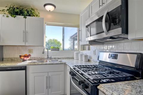 1472 Peacock Blvd, Oceanside, CA 92056 photo 2