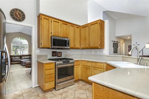 89 Avenida Descanso, Oceanside, CA 92057 photo 8