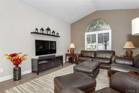 89 Avenida Descanso, Oceanside, CA 92057 photo 2