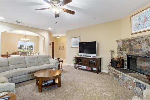 910 16th St, Ramona, CA 92065 photo 2