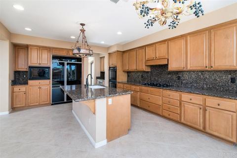 6569 Coneflower Dr, Carlsbad, CA 92011 photo 9