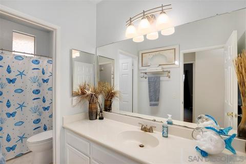 985 Bel Air Dr E, Vista, CA 92084 photo 17