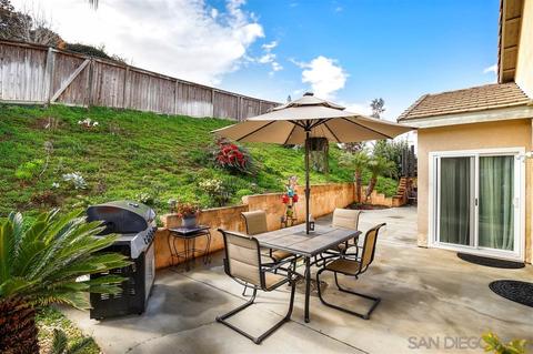985 Bel Air Dr E, Vista, CA 92084 photo 23