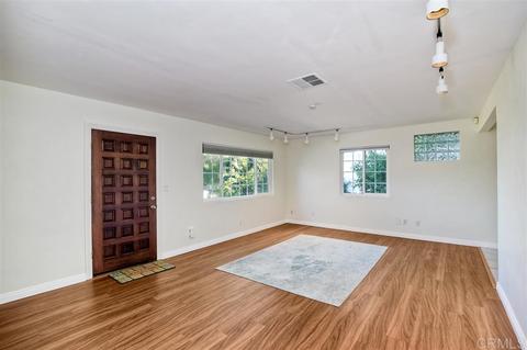 7893 Grape St, La Mesa, CA 91941 photo 4