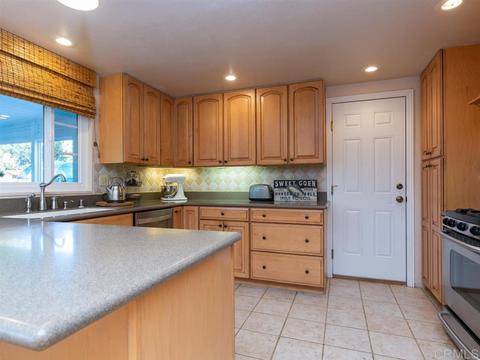 955 Buena Capri, Fallbrook, CA 92028 photo 6