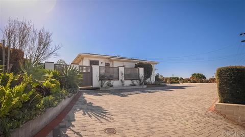 1395 W Muirlands Dr, La Jolla, CA 92037 photo 2