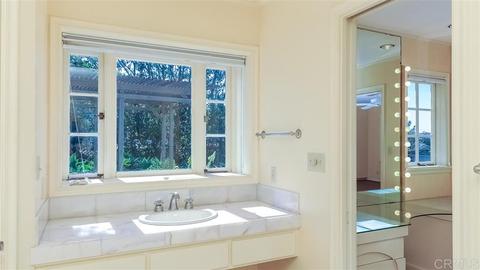 1395 W Muirlands Dr, La Jolla, CA 92037 photo 15
