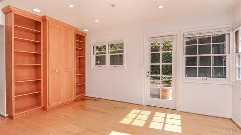1395 W Muirlands Dr, La Jolla, CA 92037 photo 11