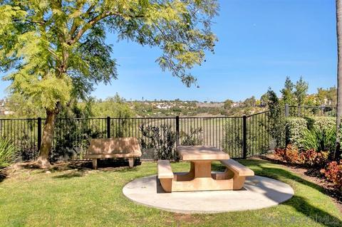 3135 Via Puerta, Carlsbad, CA 92009 photo 2