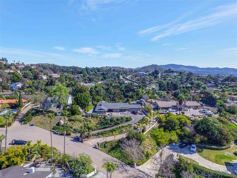 1420 Hidden Mesa View Dr, El Cajon, CA 92019 photo 2