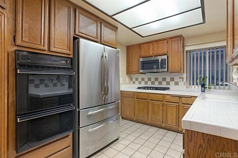 1784 Avenida Segovia, Oceanside, CA 92056 photo 8