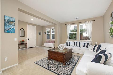 1087 Vista Pointe Blvd, Oceanside, CA 92057 photo 4