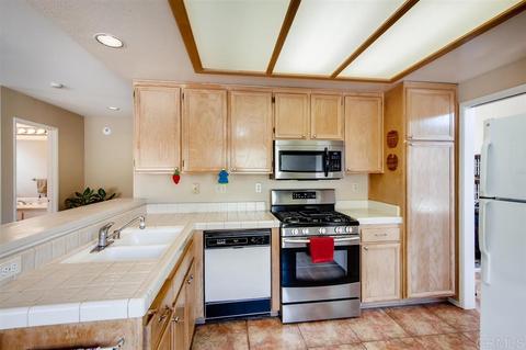 1639 Corte Verano, Oceanside, CA 92056 photo 7