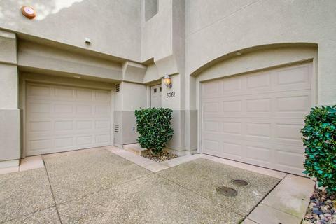 3061 Via Maximo, Carlsbad, CA 92009 photo 2