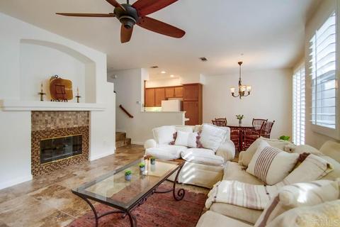 3061 Via Maximo, Carlsbad, CA 92009 photo 4