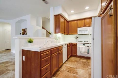 3061 Via Maximo, Carlsbad, CA 92009 photo 10