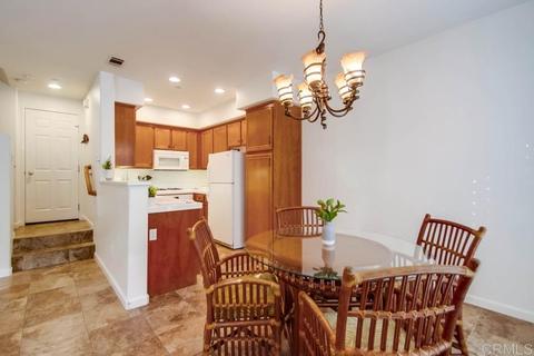 3061 Via Maximo, Carlsbad, CA 92009 photo 8