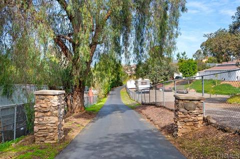 1012 Stoneridge Rd, El Cajon, CA 92021 photo 2