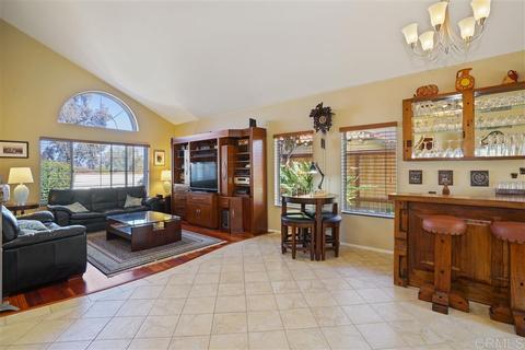 5091 Summerhill Dr, Oceanside, CA 92057 photo 2