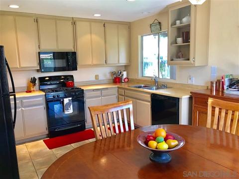 2052 Rorex Dr, Escondido, CA 92025 photo 4