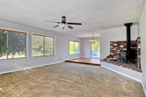 648 Barsby St, Vista, CA 92084 photo 9