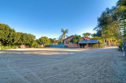 648 Barsby St, Vista, CA 92084 photo 4