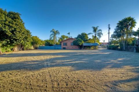 648 Barsby St, Vista, CA 92084 photo 3