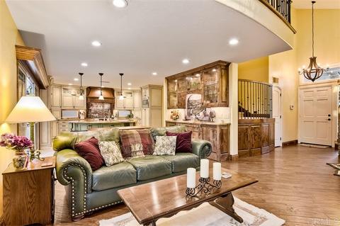 1638 Harbor Dr, Vista, CA 92081 photo 5