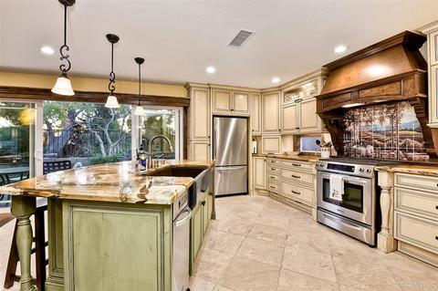 1638 Harbor Dr, Vista, CA 92081 photo 8