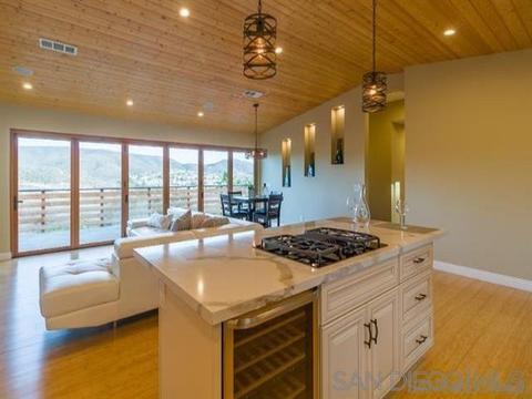 2180 Esplendido Ave, Vista, CA 92084 photo 5