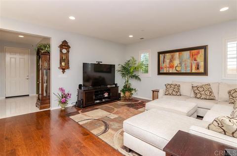 2060 James Gaynor St, Fallbrook, CA 92028 photo 2