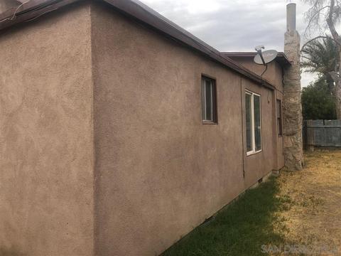 663 W Olive Ave, El Centro, CA 92243 photo 4