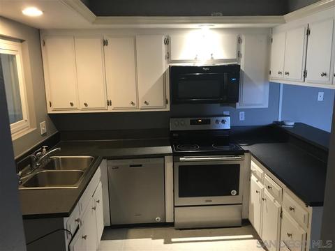 201 Stage Coach Rd, Oceanside, CA 92057 photo 3