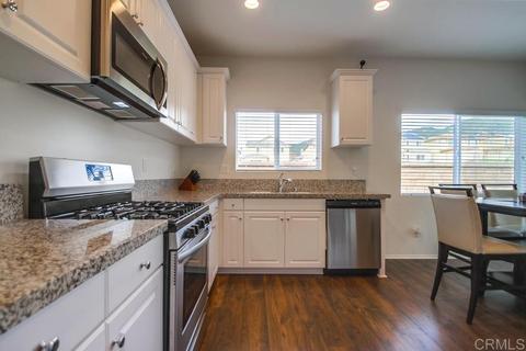 240 Windsor Grey Way, Fallbrook, CA 92028 photo 8