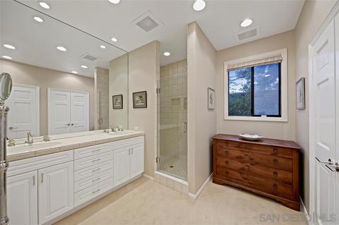 7933 Prospect Pl #1, La Jolla, CA 92037 photo 14