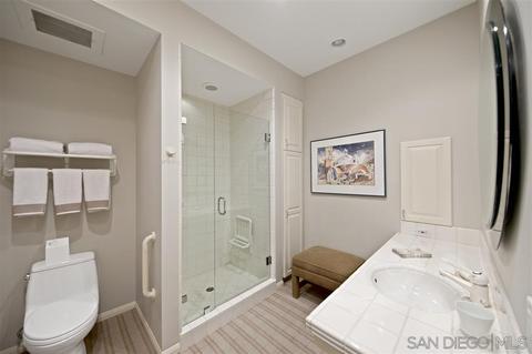 7933 Prospect Pl #1, La Jolla, CA 92037 photo 18
