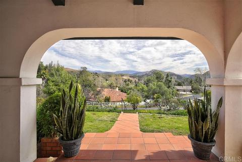 2623 Daisy Ln, Fallbrook, CA 92028 photo 4