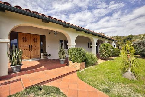 2623 Daisy Ln, Fallbrook, CA 92028 photo 2