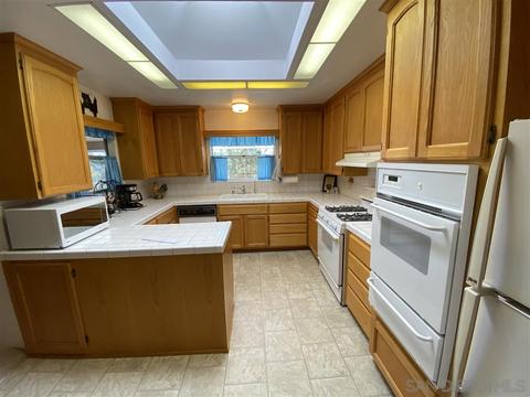 11449 Crazy Horse Dr, Lakeside, CA 92040 photo 3
