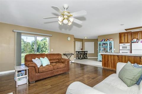 745 W Fig St, Fallbrook, CA 92028 photo 6