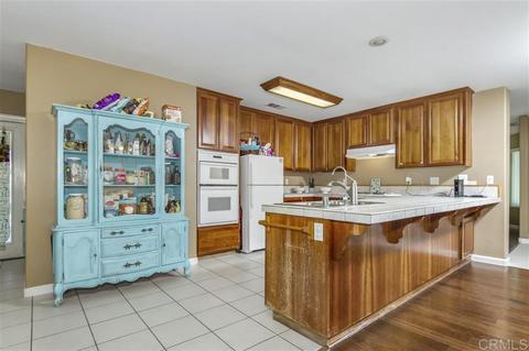 745 W Fig St, Fallbrook, CA 92028 photo 8