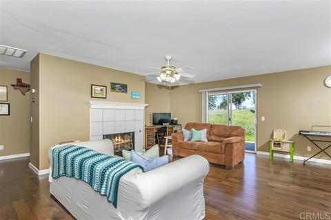 745 W Fig St, Fallbrook, CA 92028 photo 4
