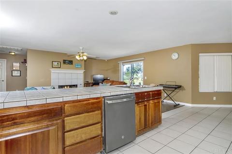 745 W Fig St, Fallbrook, CA 92028 photo 9