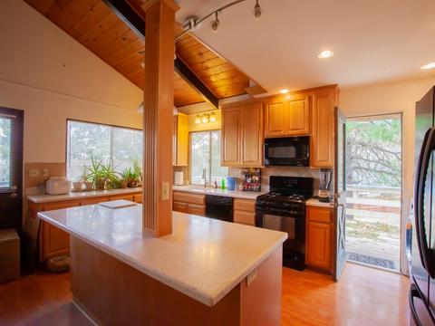 452 Darfo Dr, Crestline, CA 92325 photo 5