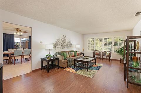 1833 Debra Ln, Vista, CA 92084 photo 4