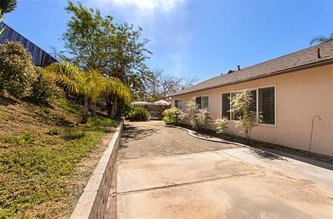 1833 Debra Ln, Vista, CA 92084 photo 21